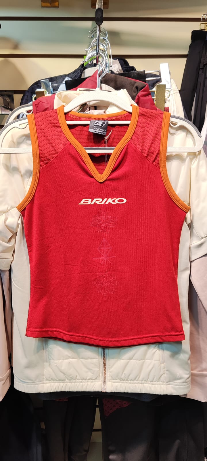 010552.VB Топик жен. BRIKO, цв. вишневый