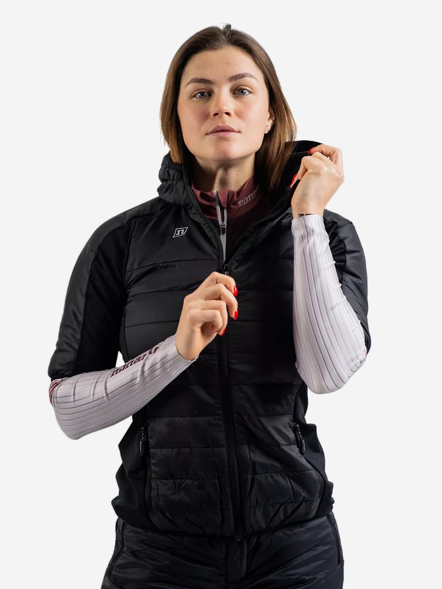 271221-0001 Жилет с капюшоном жен. NONAME SKI VEST 21-24 WOS, цв.черный 