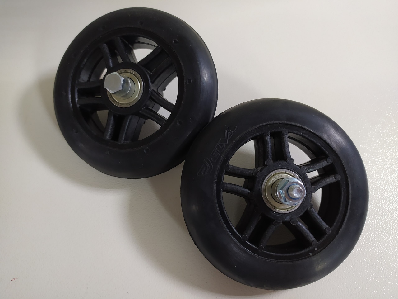 W-SK100R Колесо лыжероллера ELVA W-SK100R в сборе Skate 100*24 каучук, среднее №2  
