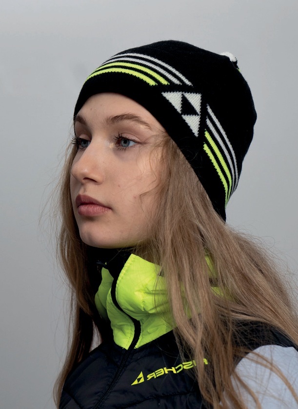 GR8250-100 Шапка унисекс FISCHER Pompon, цв. черный/ желтый/ белый
